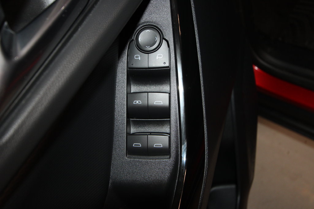 Used 2026 Chevrolet Equinox LT FWD image 6