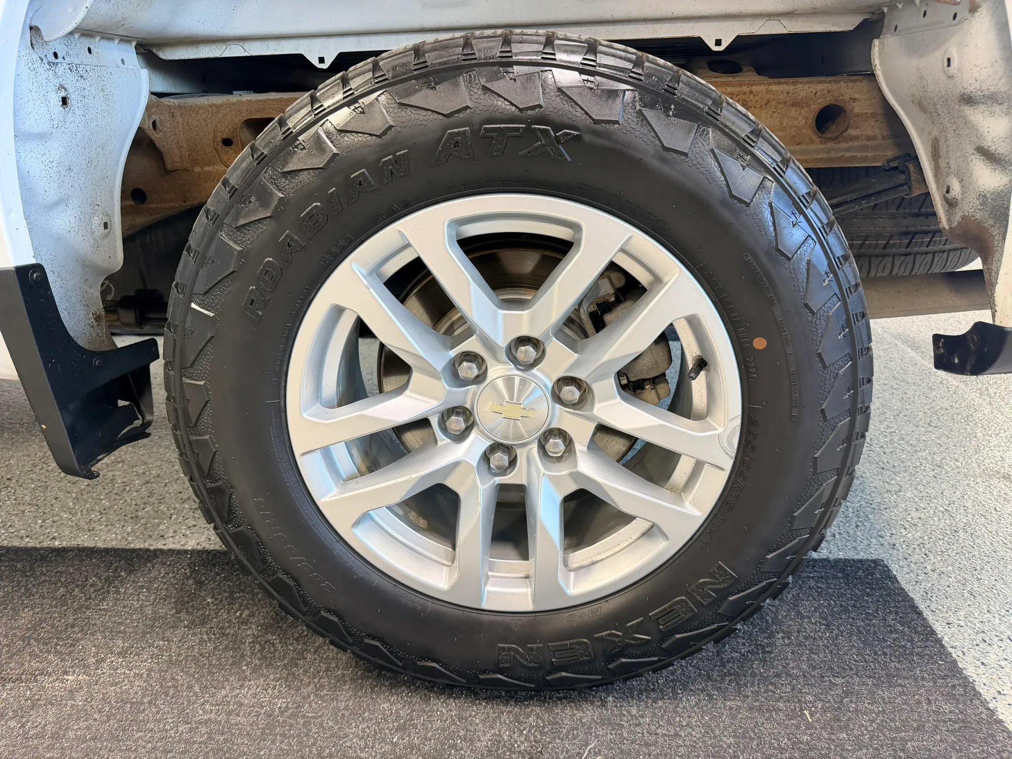 Used 2021 Chevrolet Silverado 1500 LT w/ Z71 Off-Road Package AWD/4WD image 18