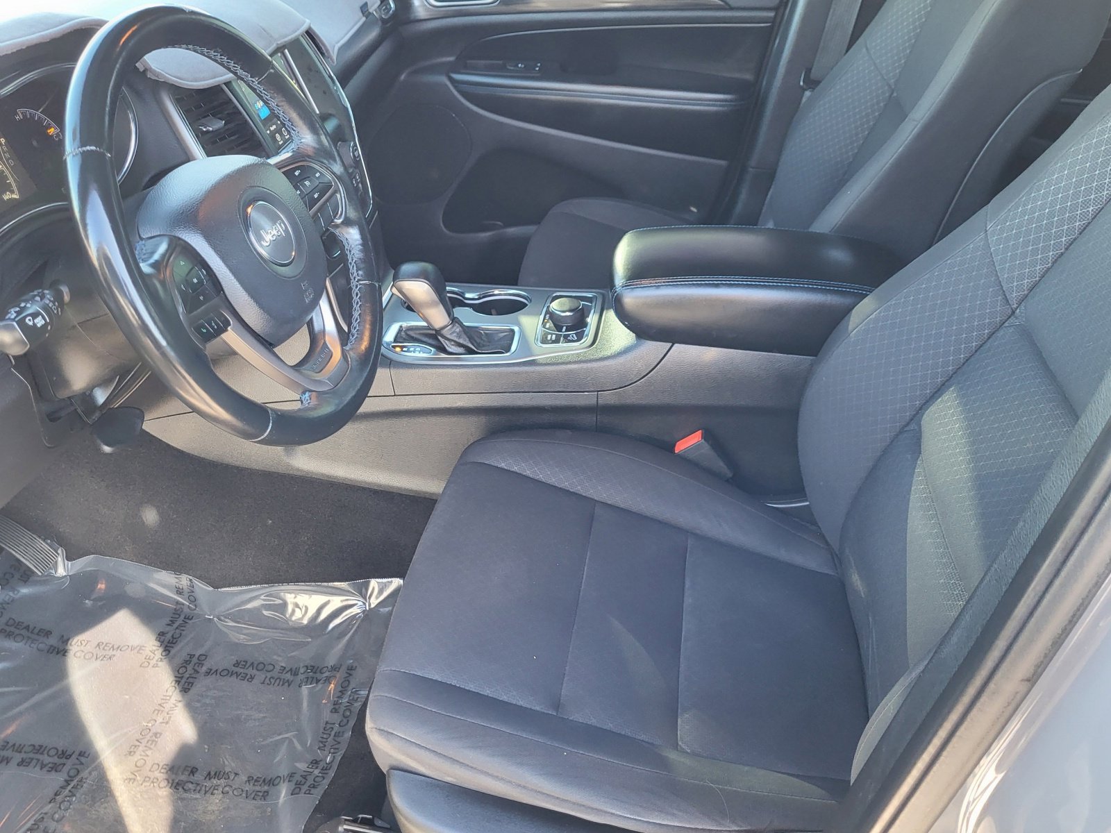 Used 2019 Jeep Grand Cherokee Laredo image 16