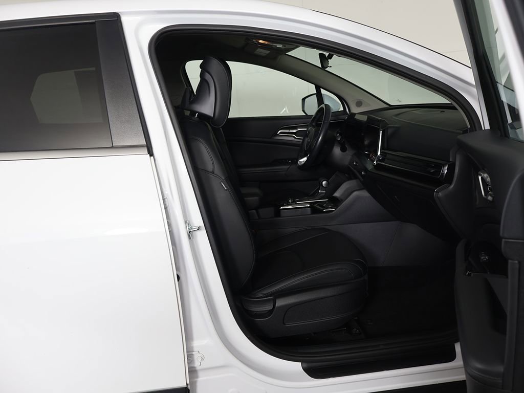 Used 2023 Kia Sportage EX image 29