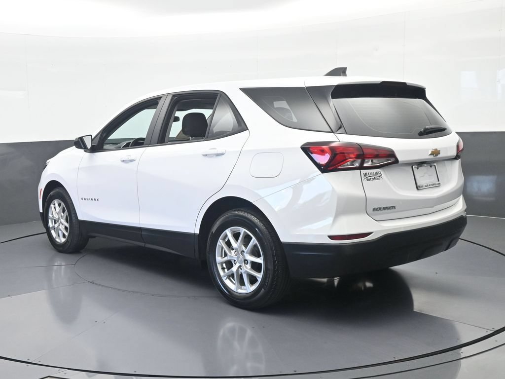 Used 2023 Chevrolet Equinox LS FWD image 4