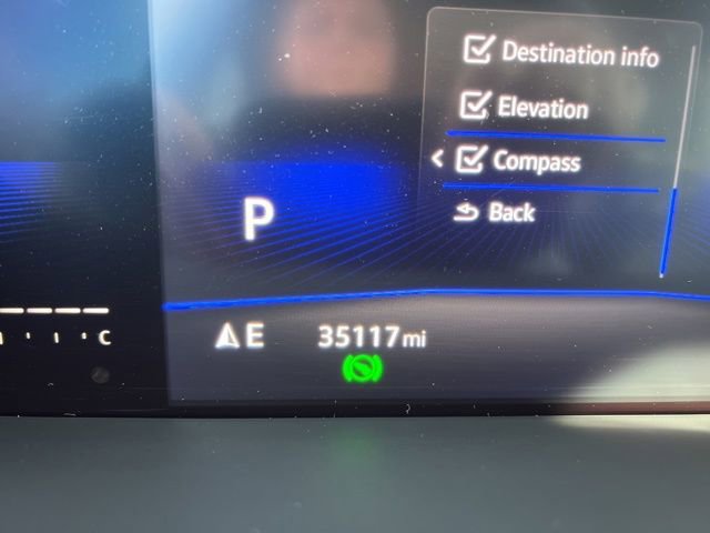 Used 2022 Volkswagen Taos SE w/ Panoramic Sunroof Package image 12