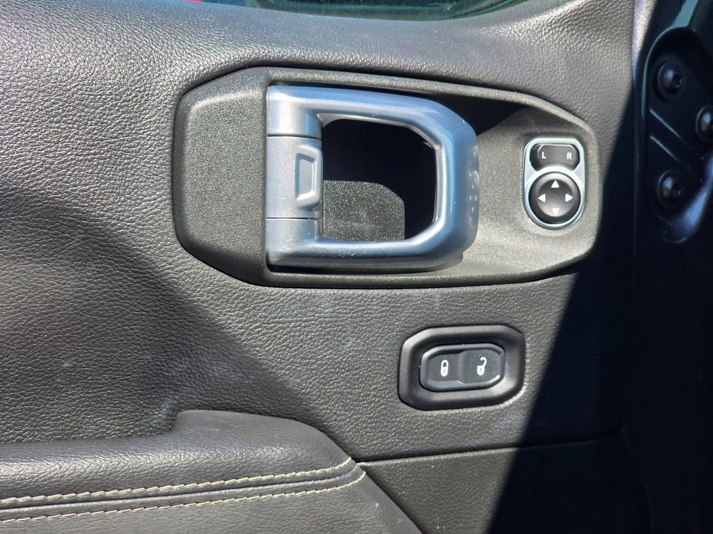 Used 2022 Jeep Wrangler Unlimited Sahara AWD/4WD image 37