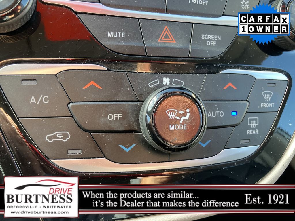 Used 2024 Chrysler Pacifica Touring-L FWD image 42