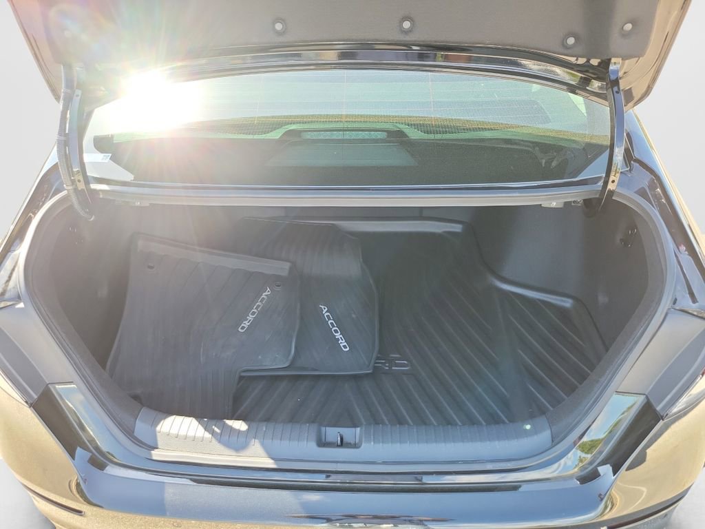 Used 2025 Honda Accord Touring image 12
