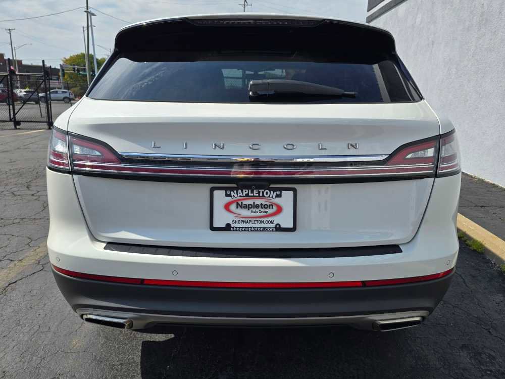 Used 2022 Lincoln Nautilus Reserve w/ Equipment Group 201A image 10