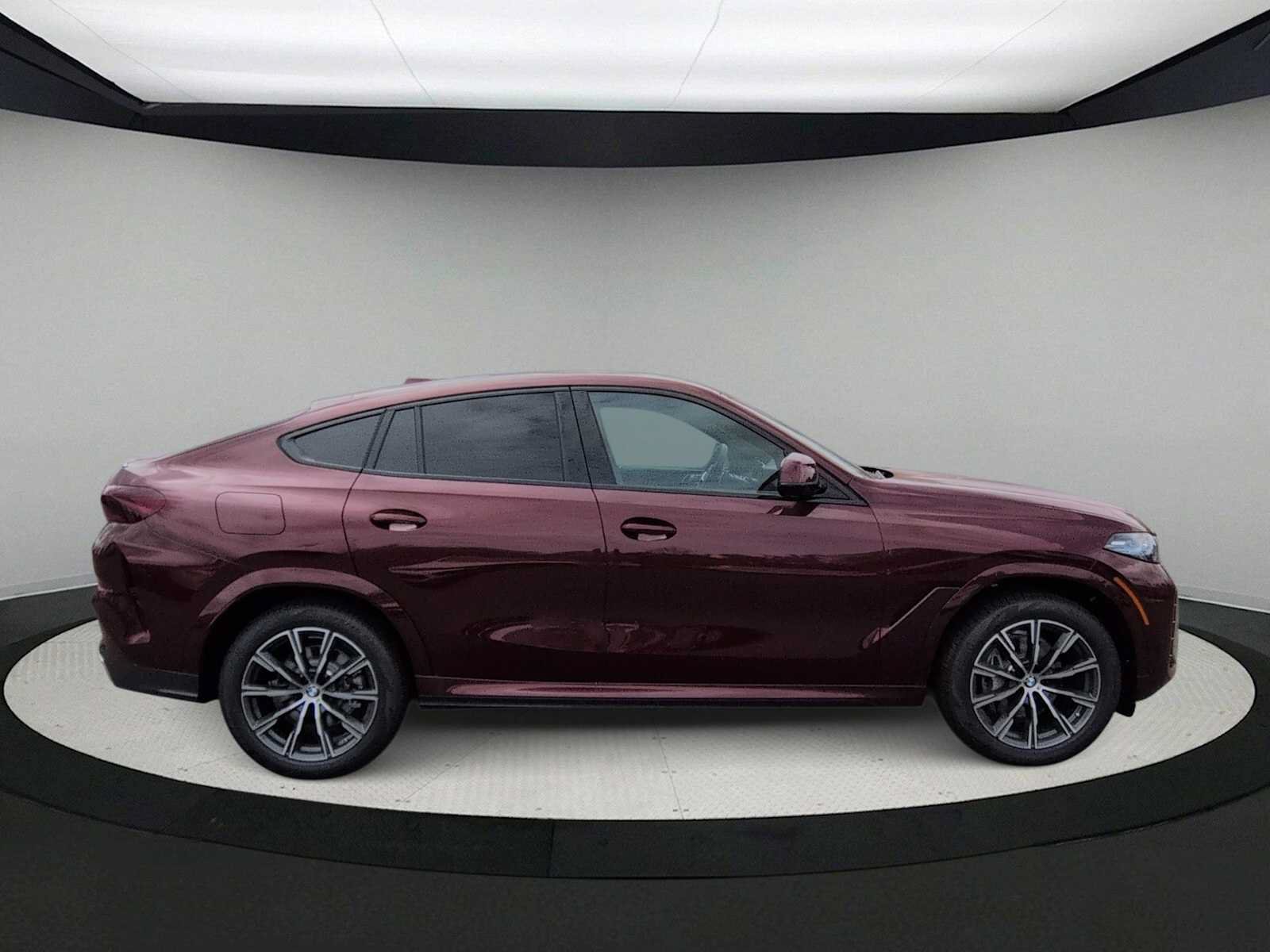 Used 2026 BMW X6 xDrive40i w/ Premium Package AWD/4WD image 9