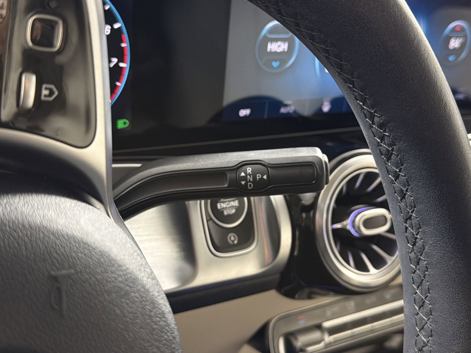 Used 2021 Mercedes-Benz GLB 250 4MATIC image 21