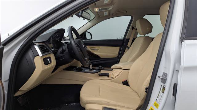 Used 2018 BMW 320i Sedan RWD image 14
