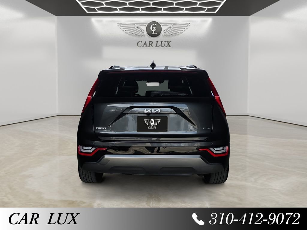 Used 2023 Kia Niro SX Touring image 4
