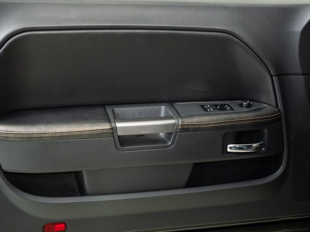 Used 2014 Dodge Challenger R/T RWD image 6