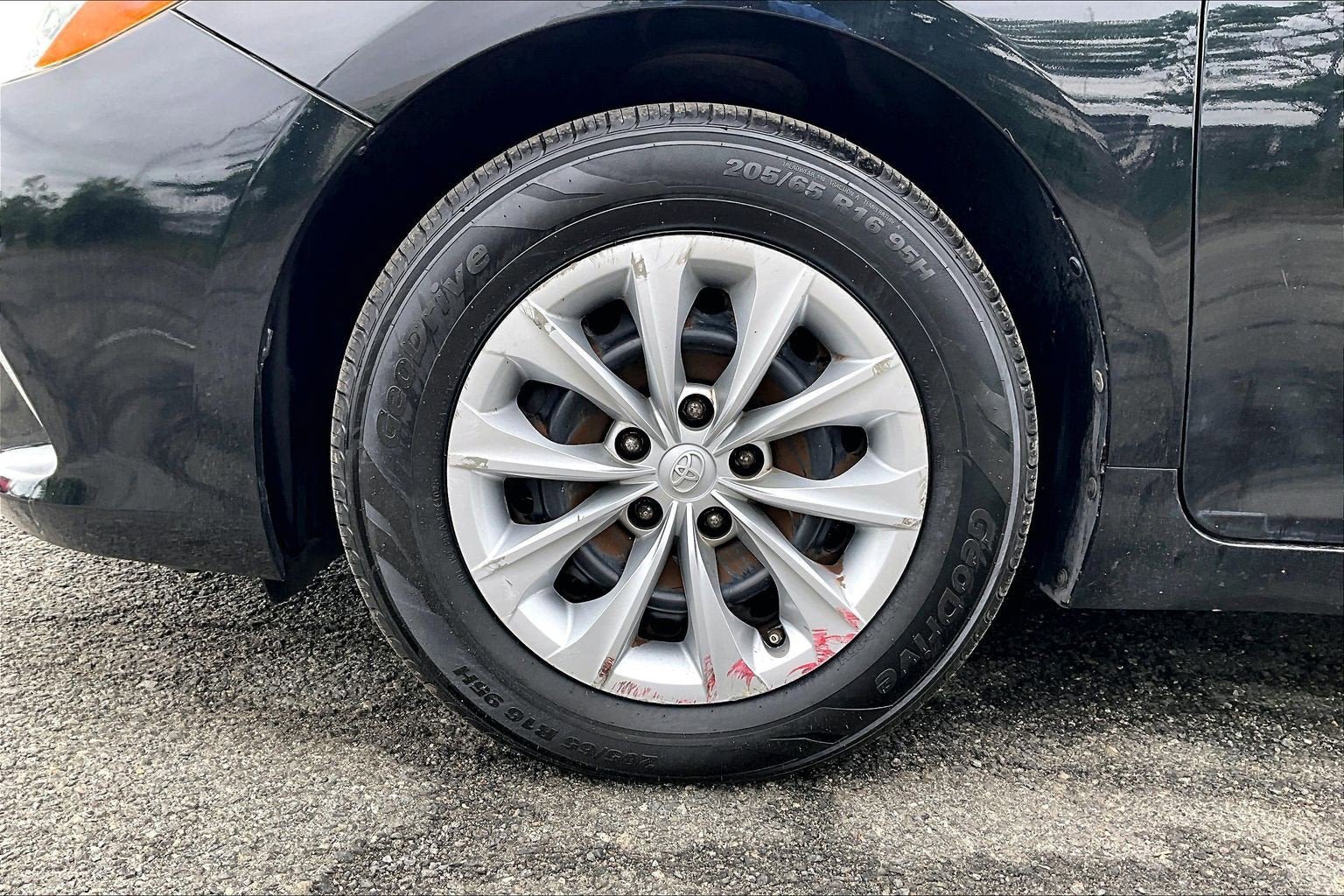 Used 2017 Toyota Camry LE FWD image 9