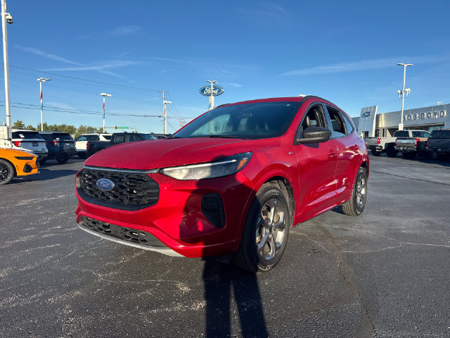Certified 2024 Ford Escape ST-Line w/ Tech Pack #1 AWD/4WD image 3