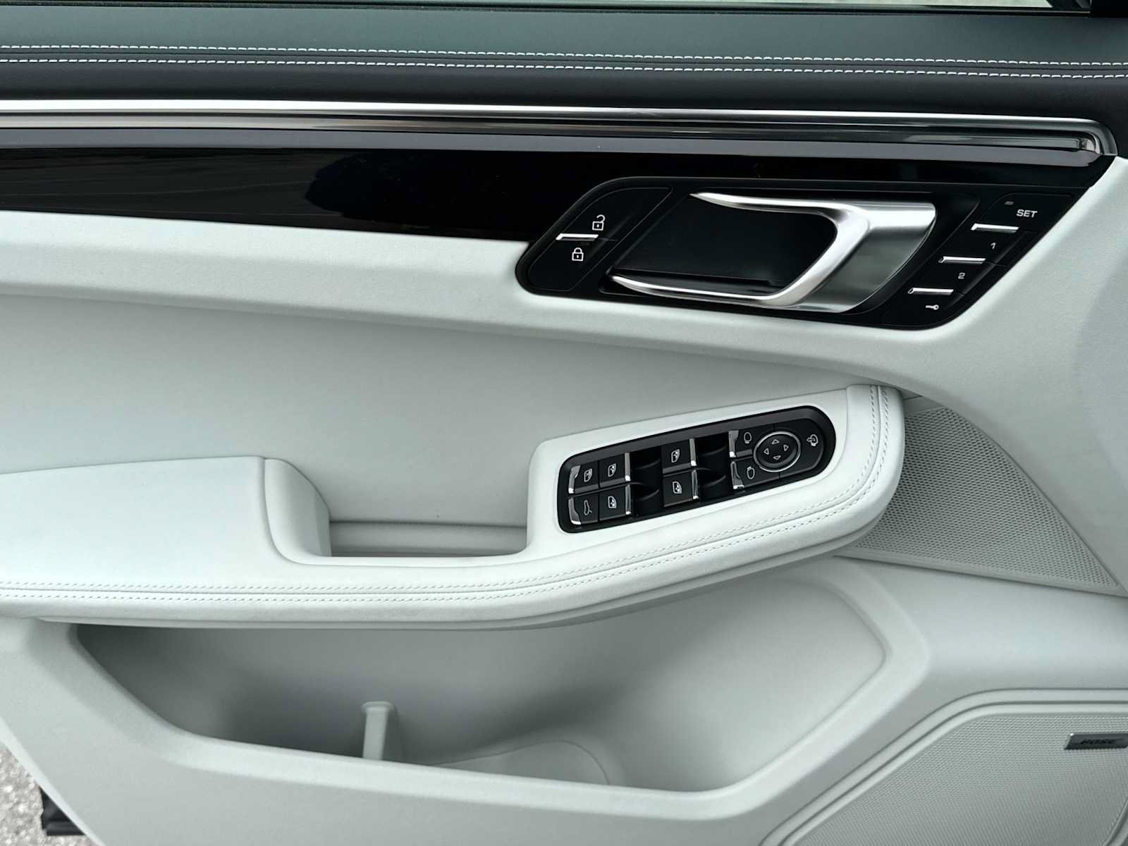 New 2025 Porsche Macan AWD/4WD image 12