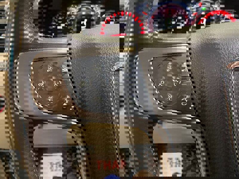 Used 2015 GMC Yukon XL Denali w/ Touring Package AWD/4WD image 10