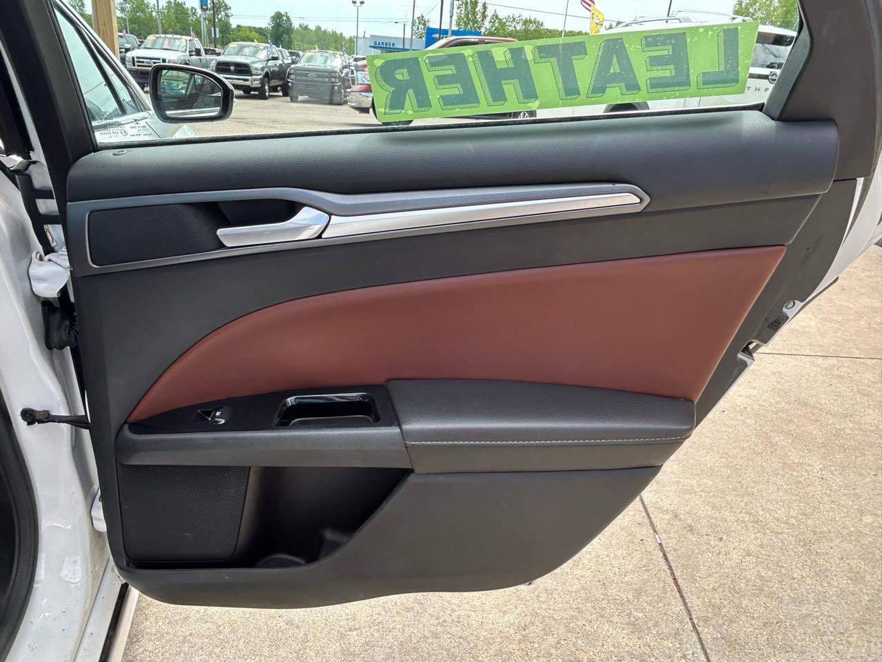Used 2015 Ford Fusion SE w/ Equipment Group 202A FWD image 15