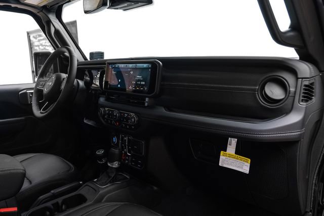 Used 2025 Jeep Gladiator Rubicon w/ Safety Group AWD/4WD image 55