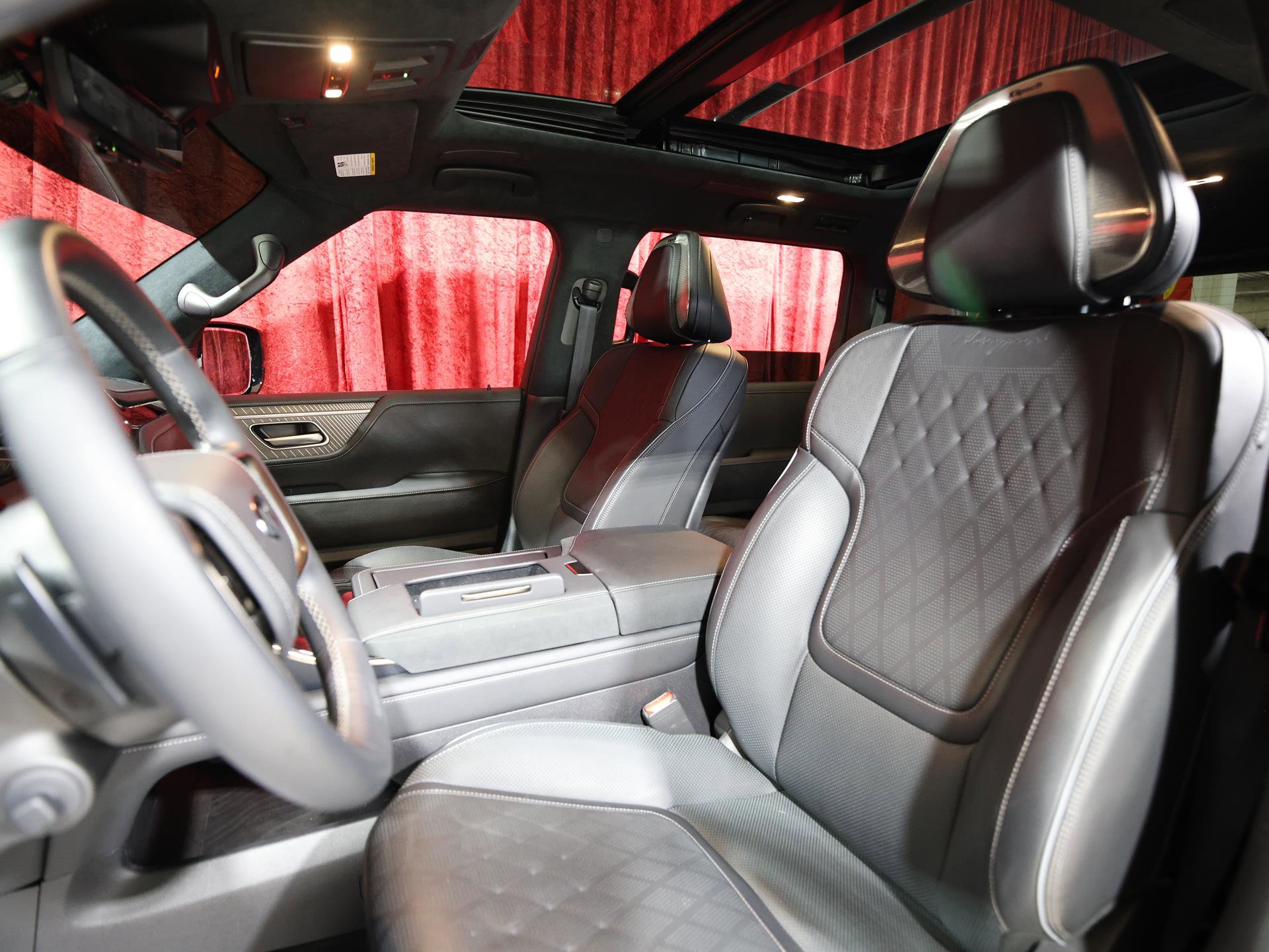 Used 2025 INFINITI QX80 Autograph w/ Autograph Exterior Package image 13