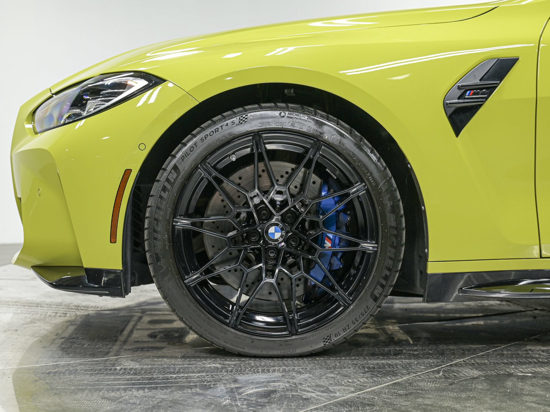 Used 2024 BMW M4 xDrive Competition w/ Executive Package AWD/4WD image 3