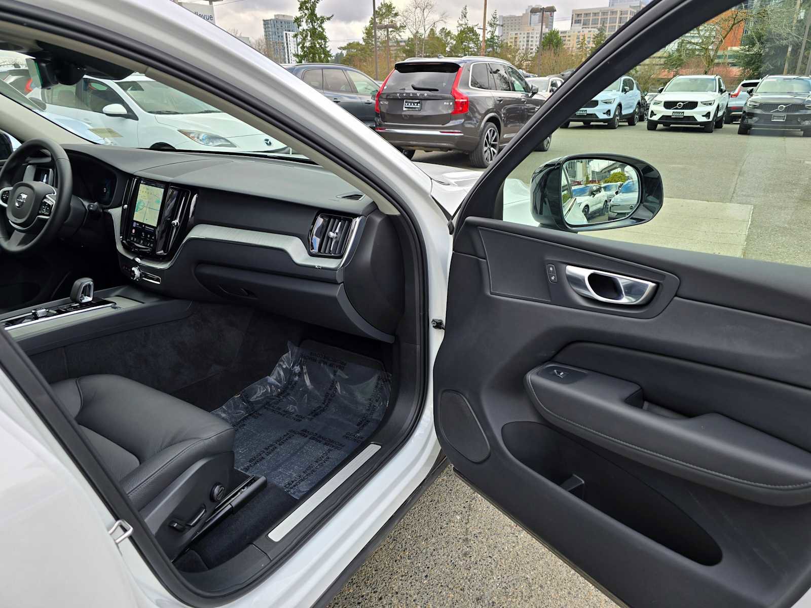 Certified 2025 Volvo XC60 B5 Plus image 10