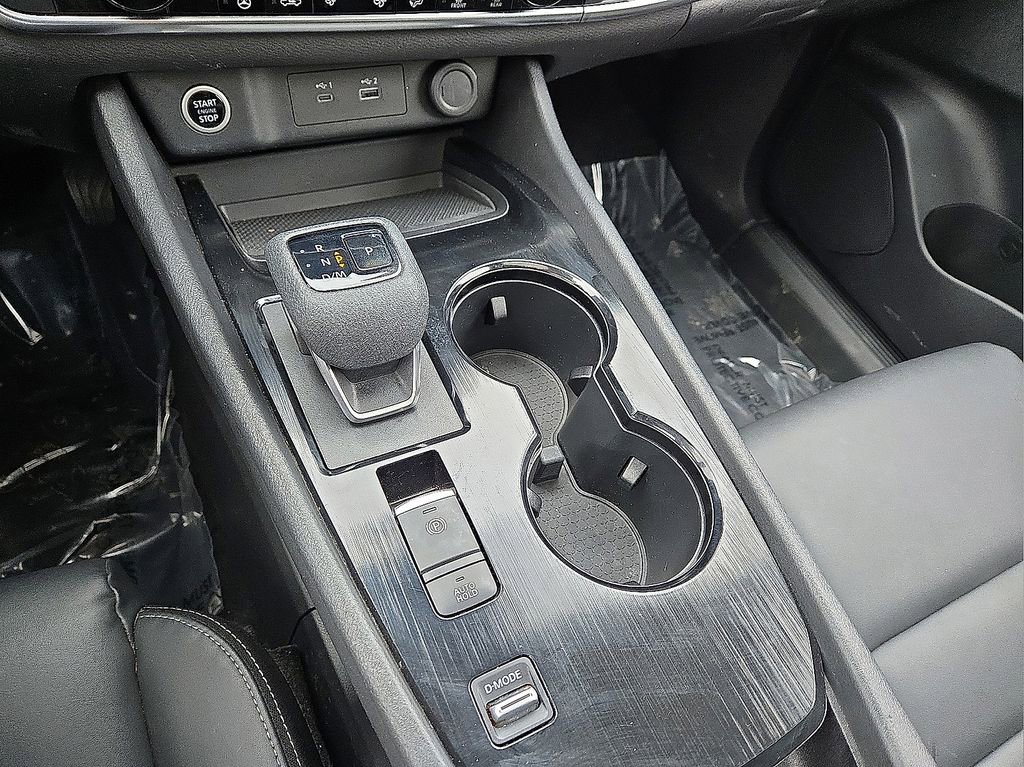 Used 2023 Nissan Rogue SV w/ SV Premium B Package image 31