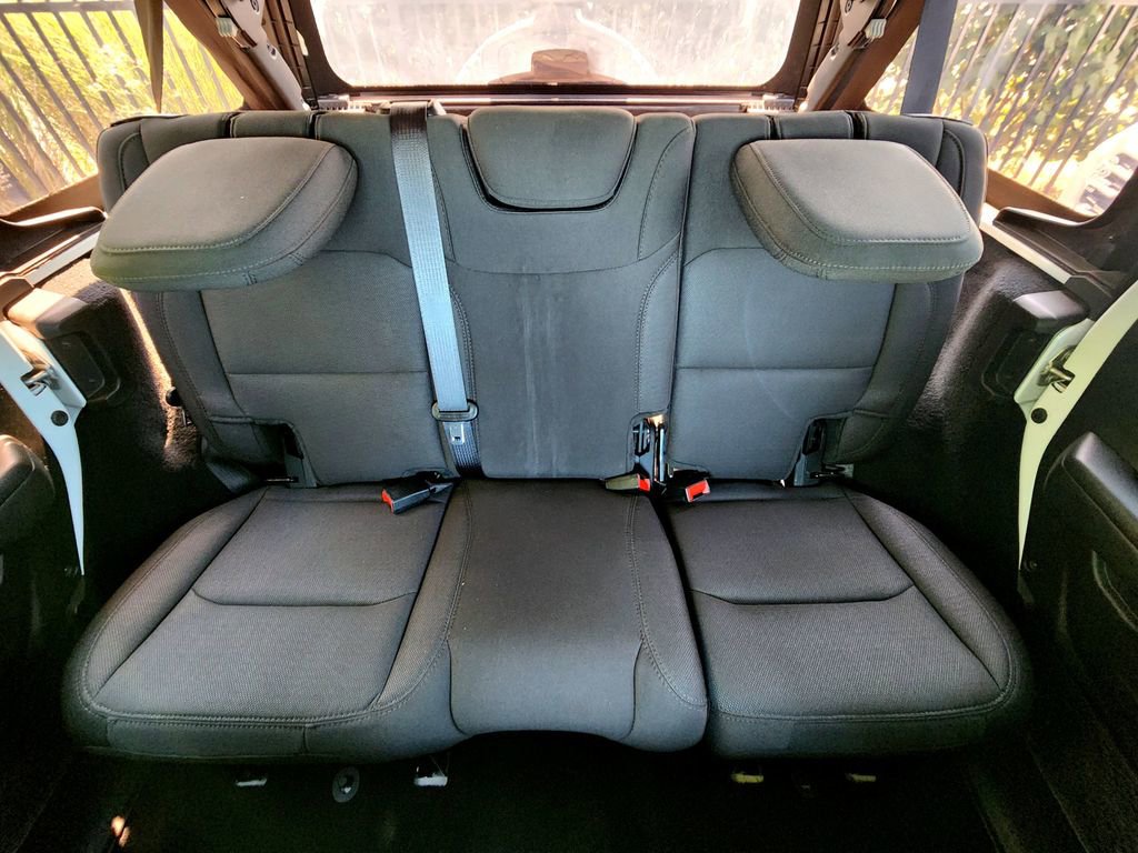 Used 2023 Jeep Wrangler Willys image 31