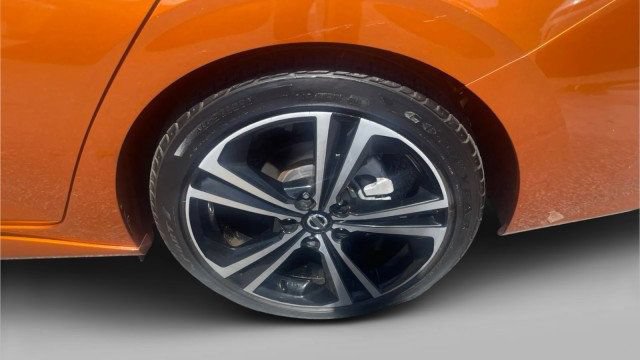 Used 2020 Nissan Sentra SR FWD image 3