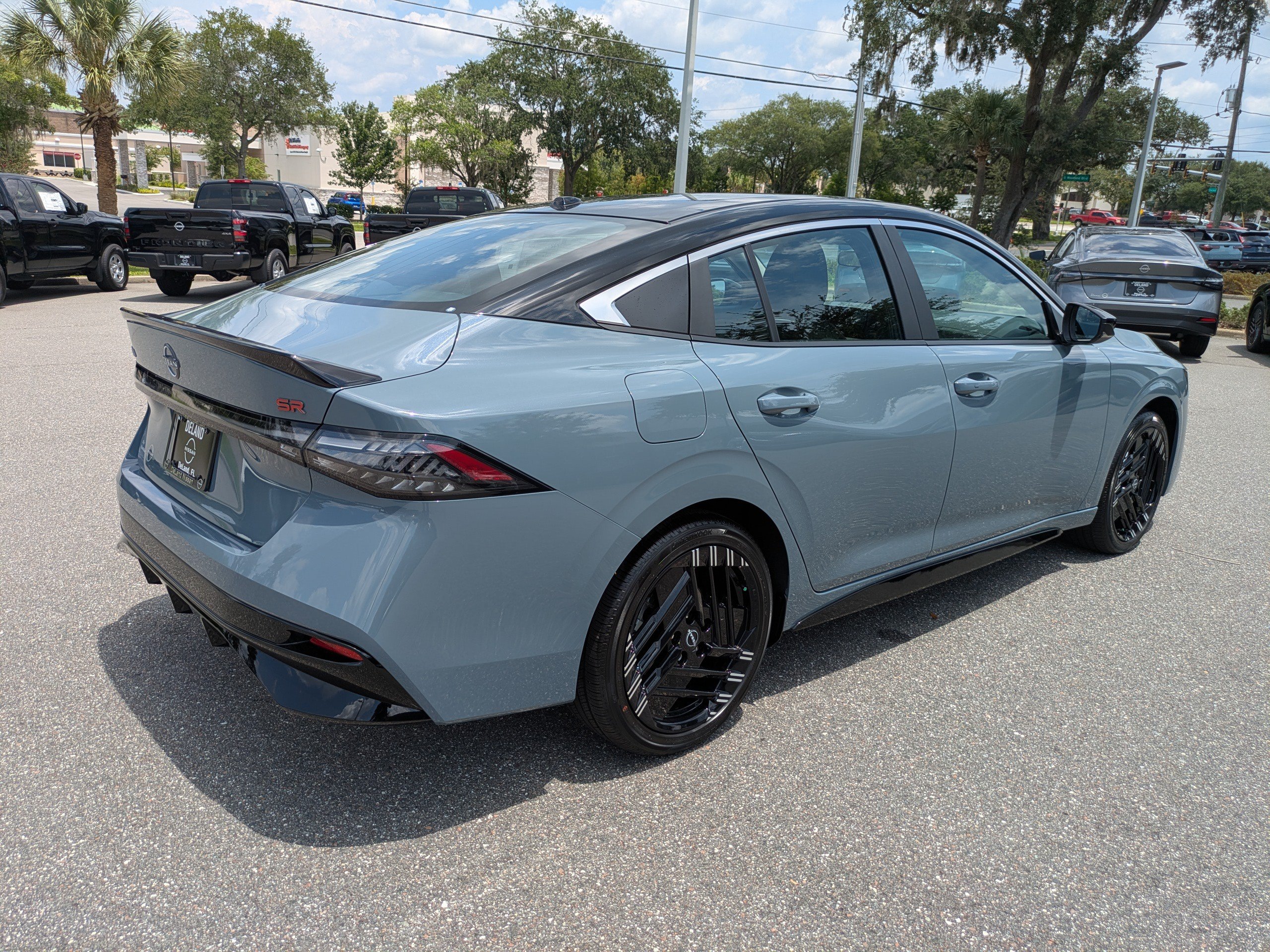 New 2026 Nissan Sentra SR w/ Floor Mat Package FWD image 4