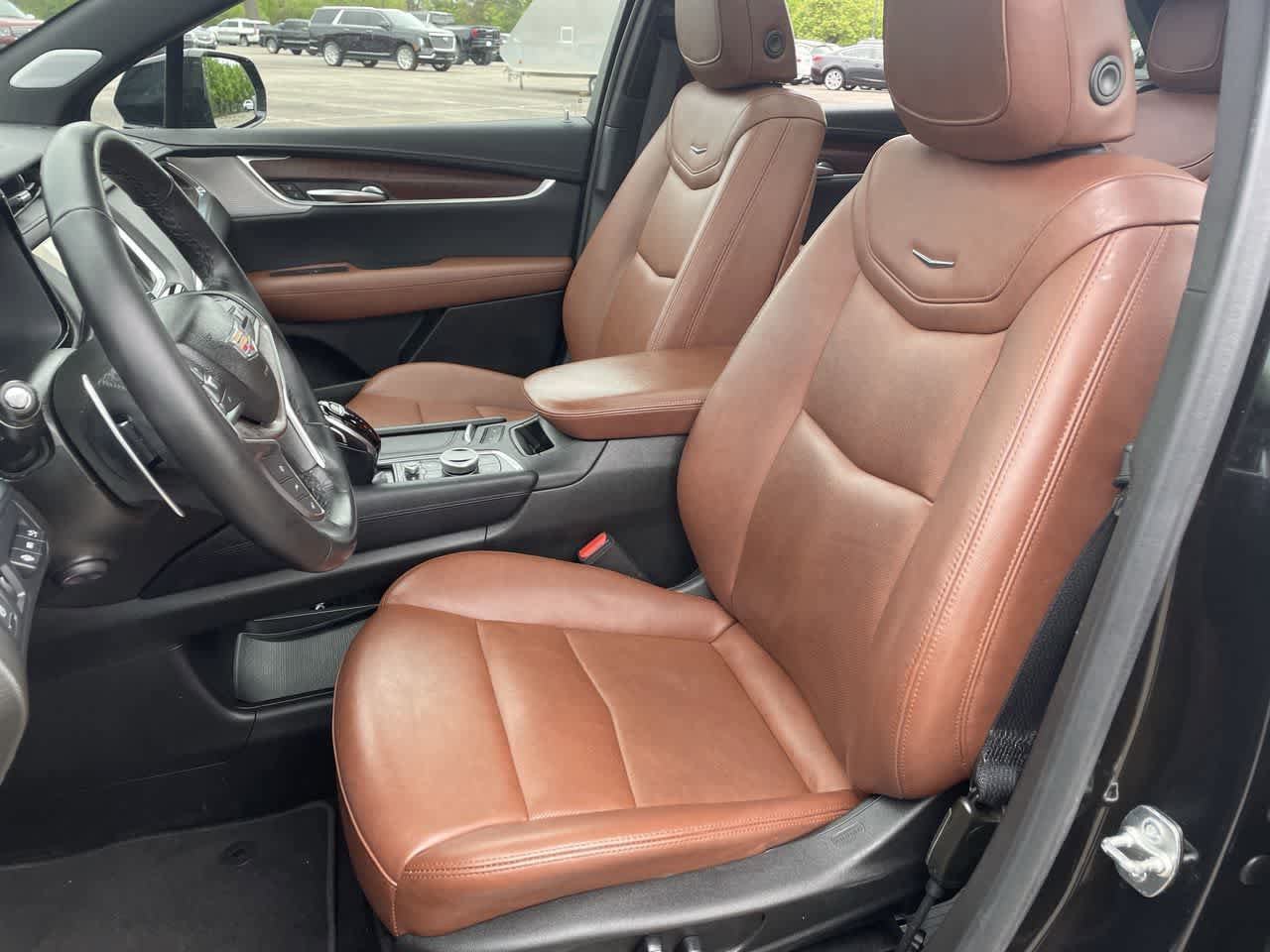 Used 2024 Cadillac XT5 Sportv w/ Technology Package AWD/4WD image 12