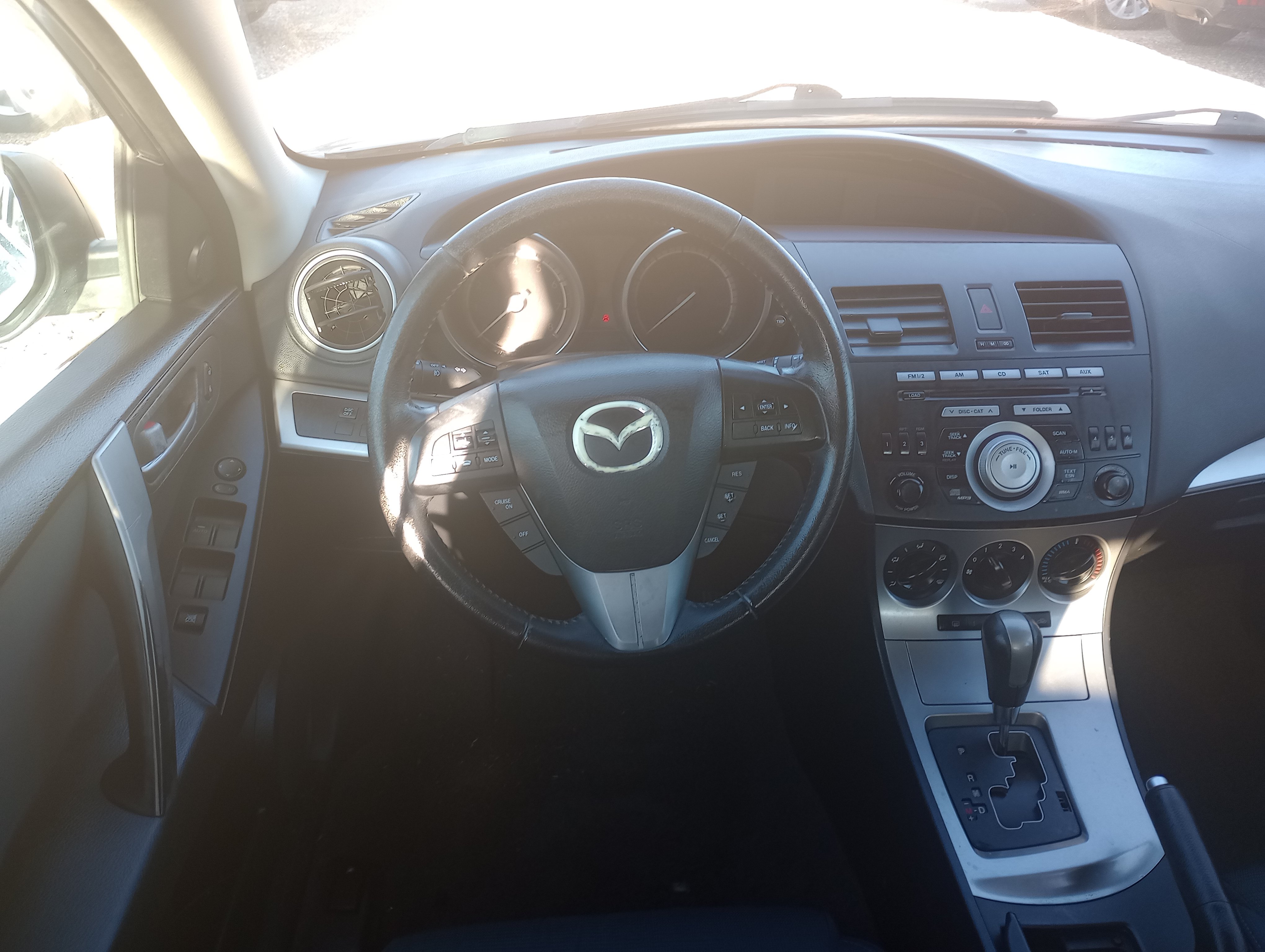 Used 2010 MAZDA MAZDA3 s Sport FWD image 9