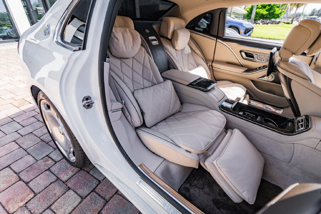 Used 2024 Mercedes-Benz Maybach S 680 4MATIC image 40