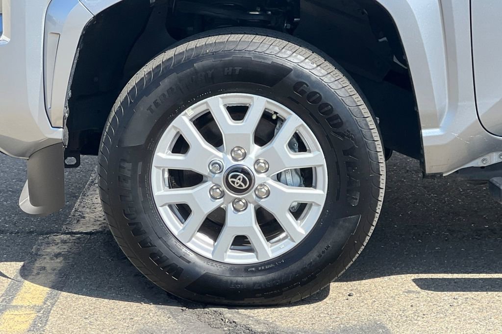 Certified 2025 Toyota Tacoma SR5 w/ SR5 Upgrade Package image 28