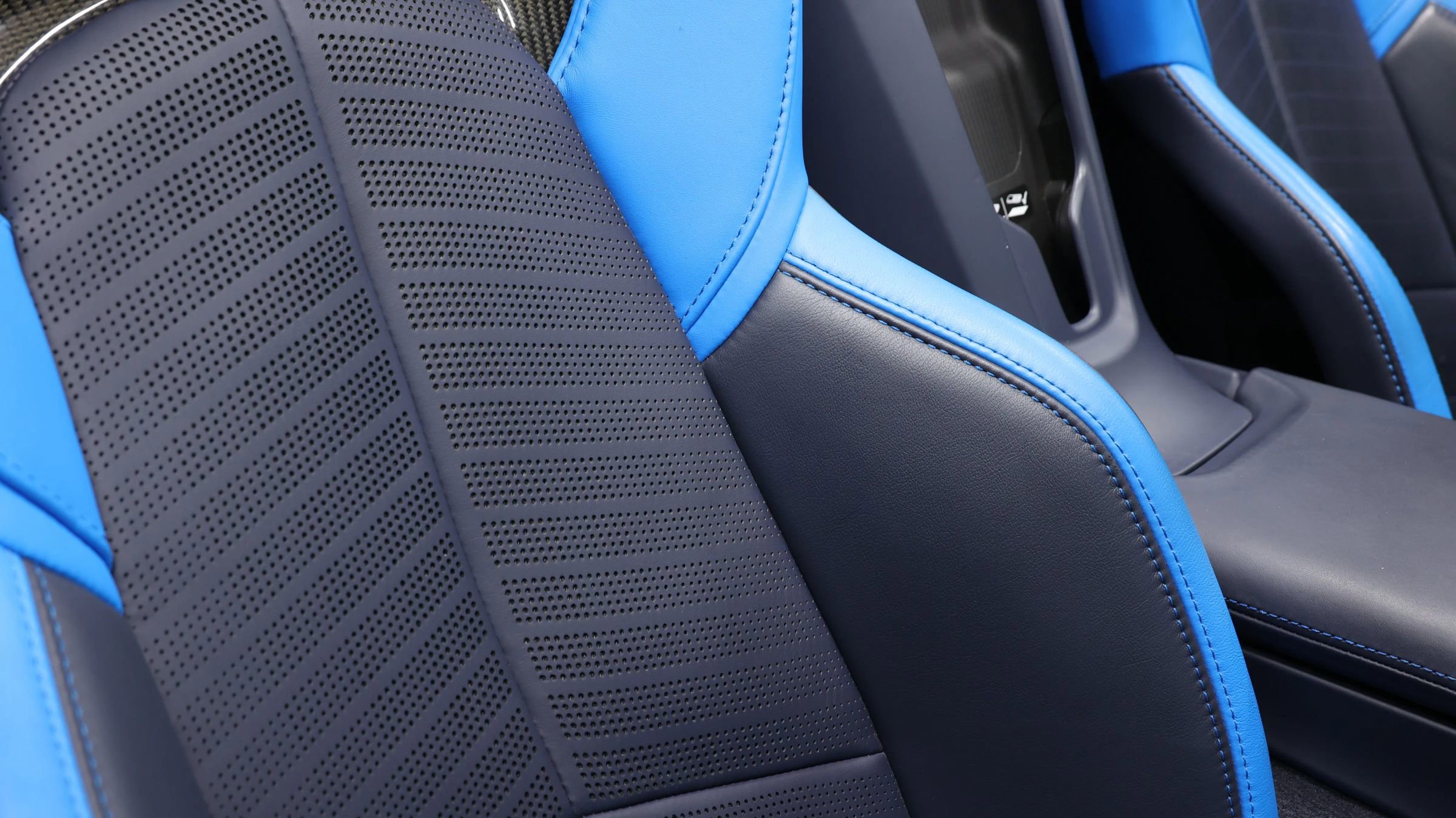 Used 2022 Chevrolet Corvette Stingray Premium Conv w/ Z51 Performance Package image 92