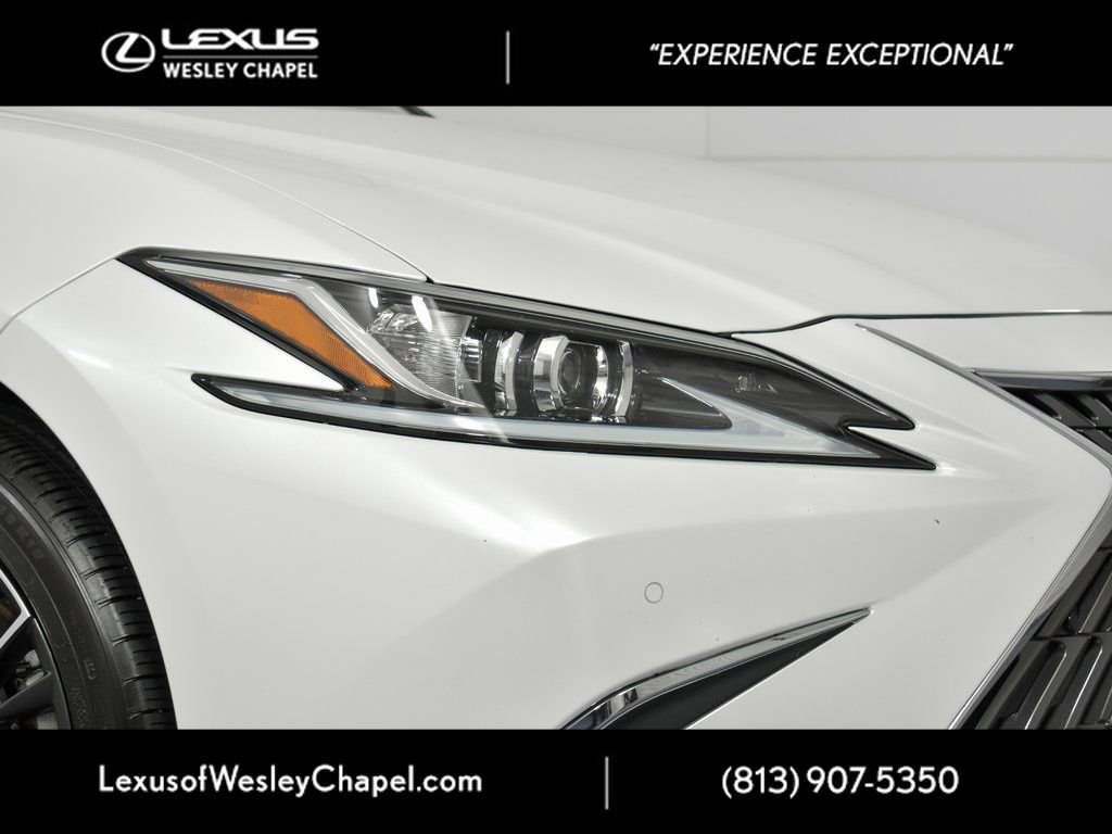 Used 2024 Lexus ES 250 250 w/ Premium Package image 3