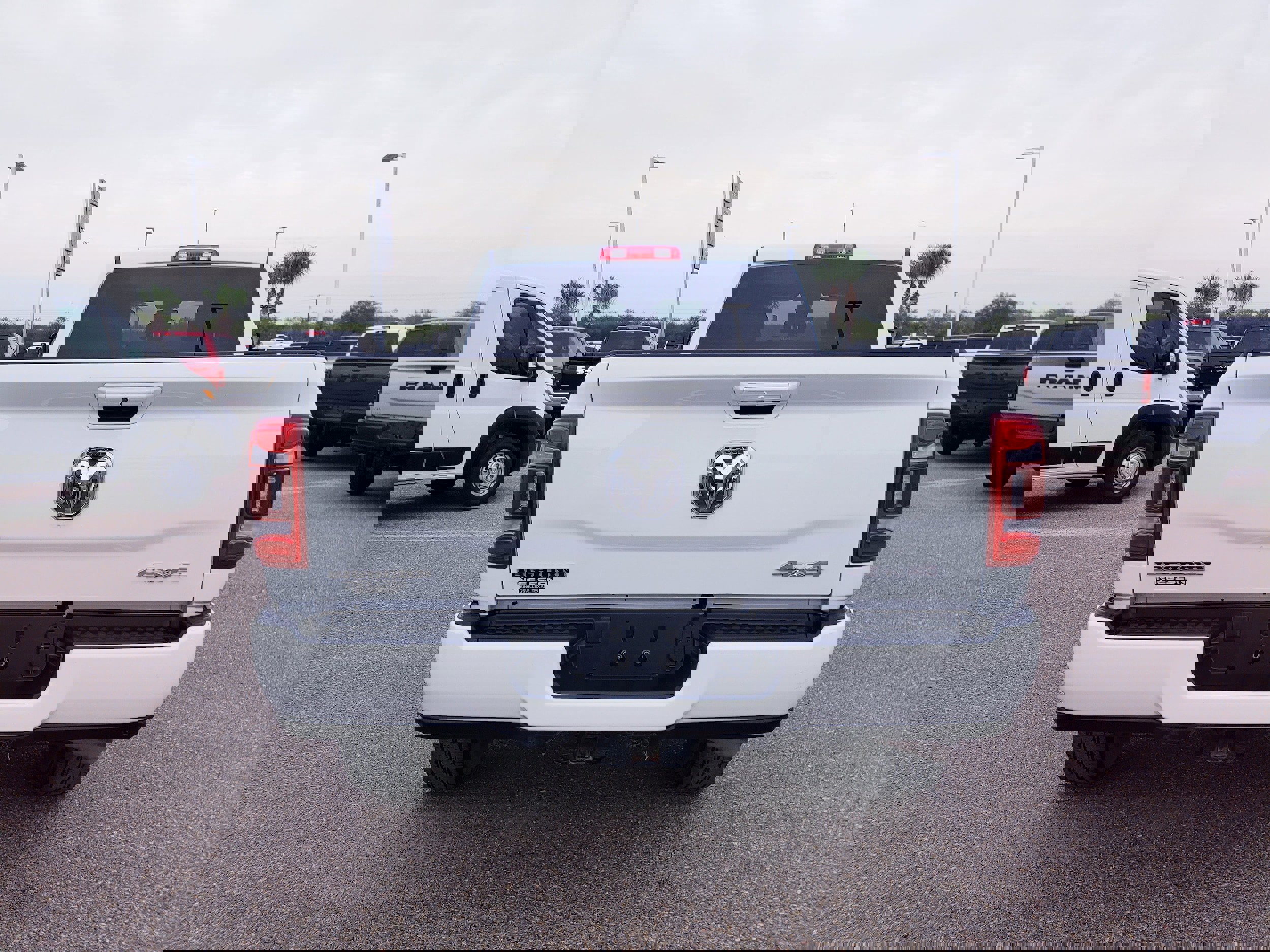 Used 2024 RAM 2500 Big Horn w/ Sport Appearance Package image 6