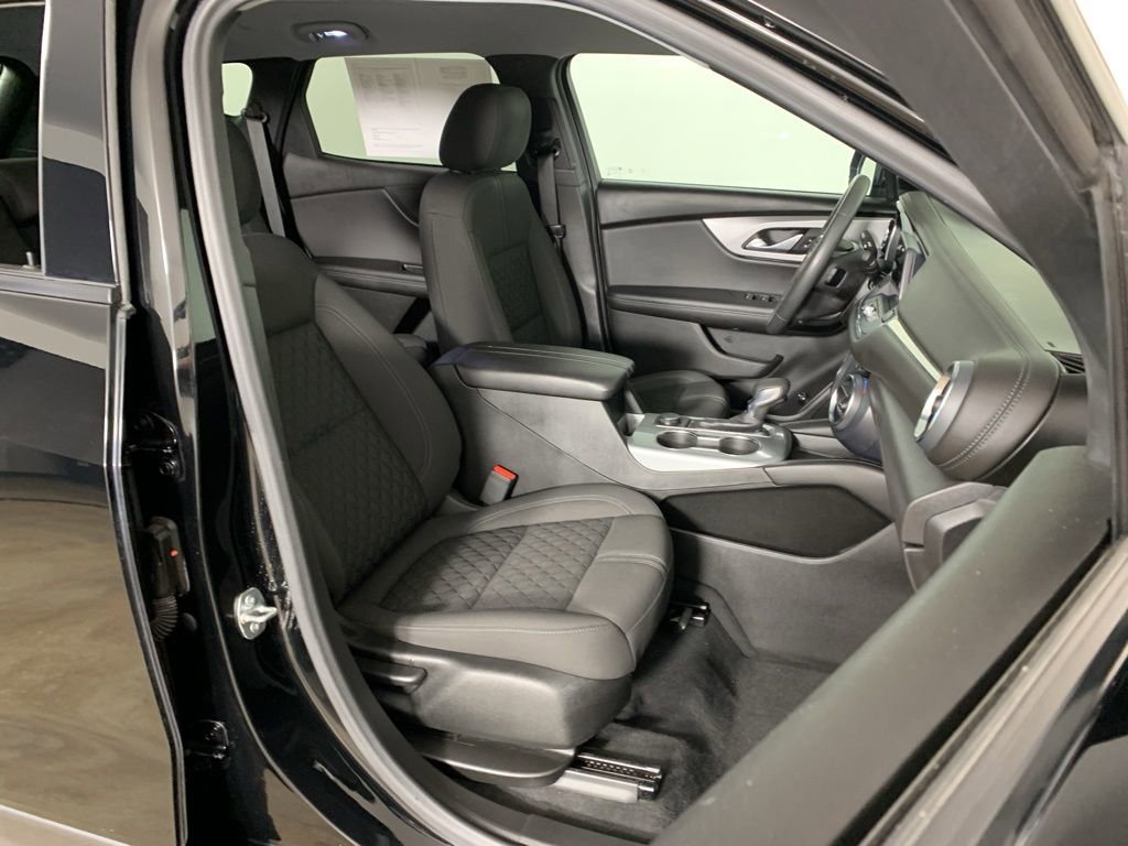 Used 2022 Chevrolet Blazer LT image 36
