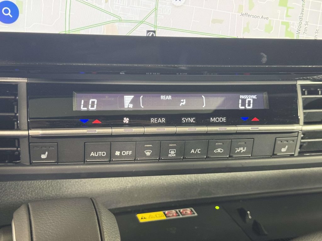 Used 2025 Toyota Sienna XLE Woodland Edition AWD/4WD image 28