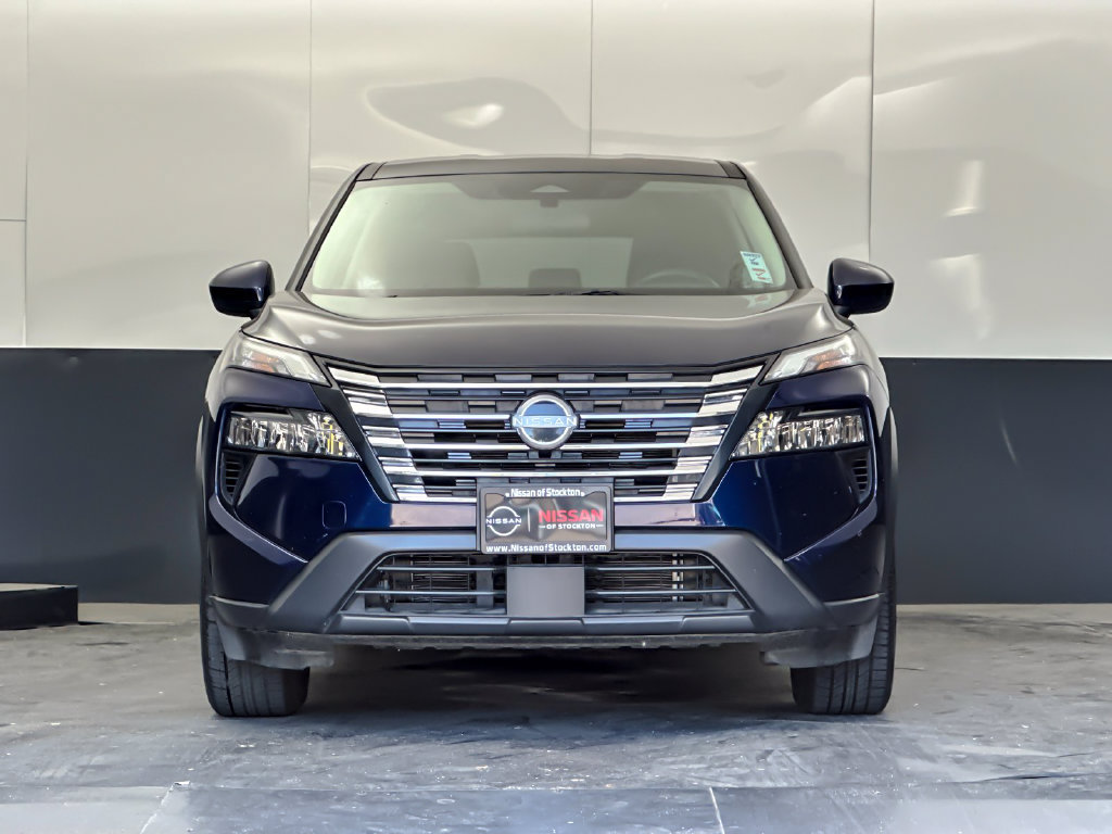 Used 2025 Nissan Rogue SV FWD image 8