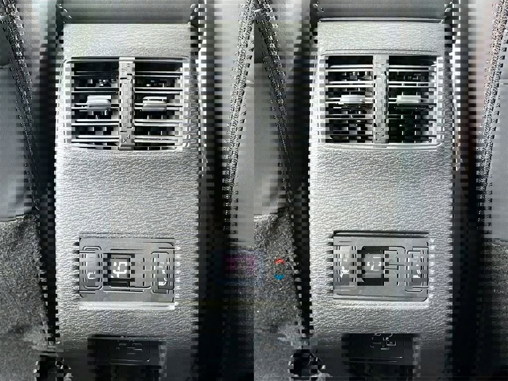 New 2025 Mitsubishi Outlander 4WD Plug-In Hybrid image 30