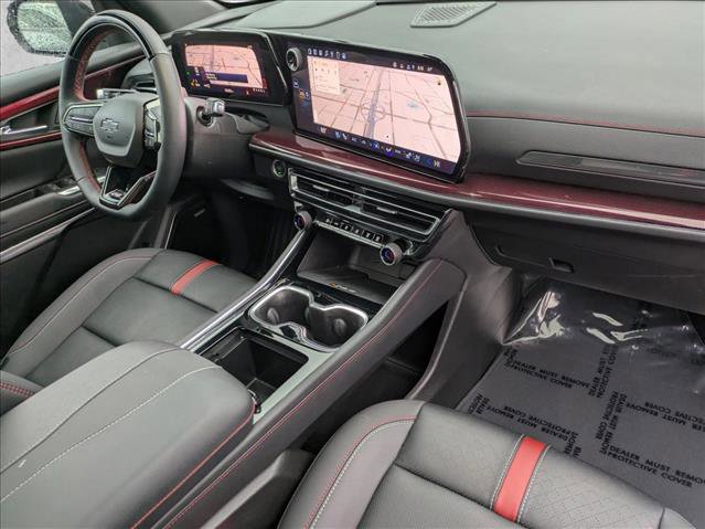 Used 2025 Chevrolet Traverse RS image 24