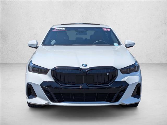 Used 2025 BMW i5 xDrive40 w/ M Sport Package AWD/4WD image 2