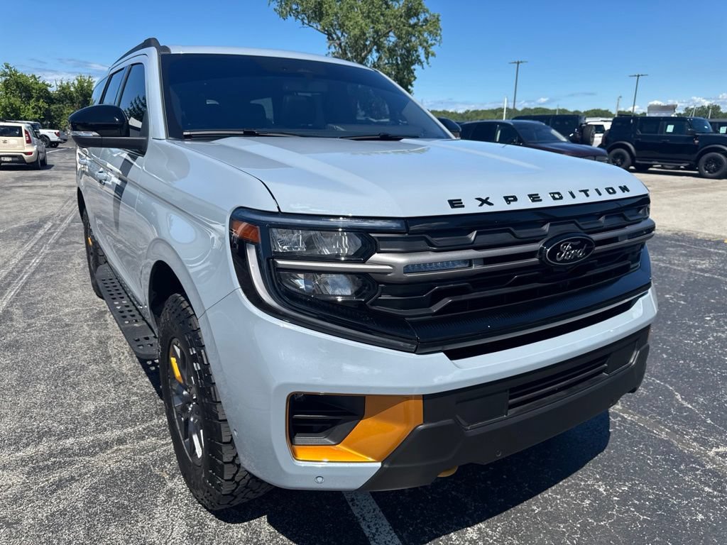 Used 2025 Ford Expedition Tremor AWD/4WD image 65