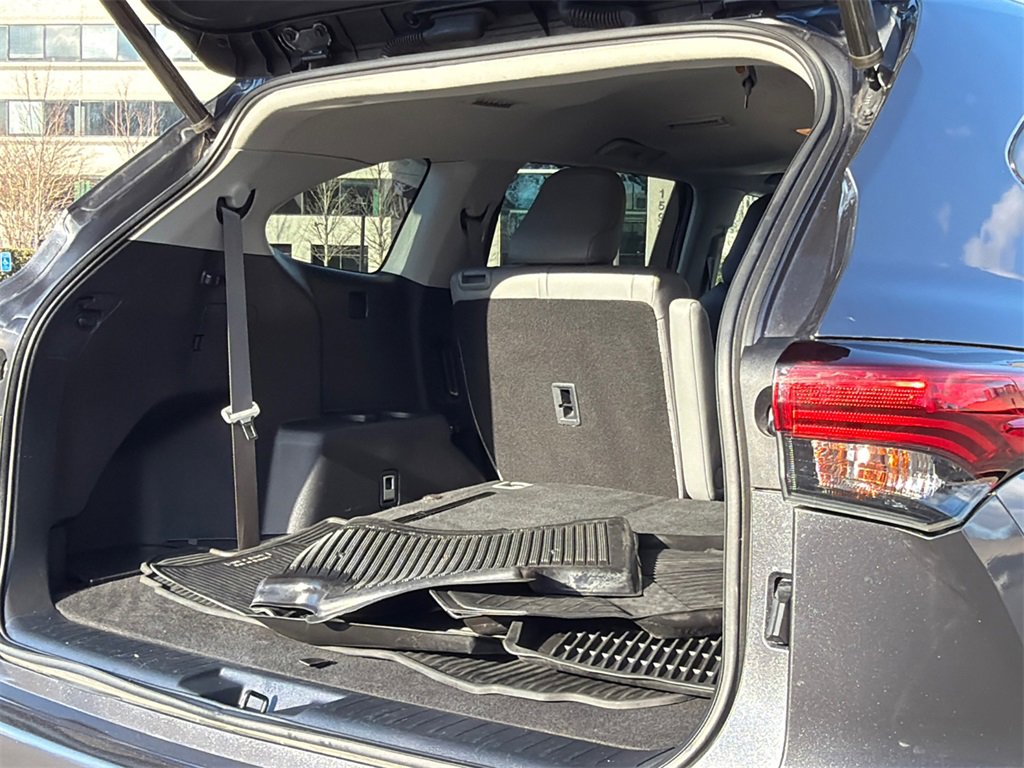 Used 2020 Toyota Highlander XLE image 8