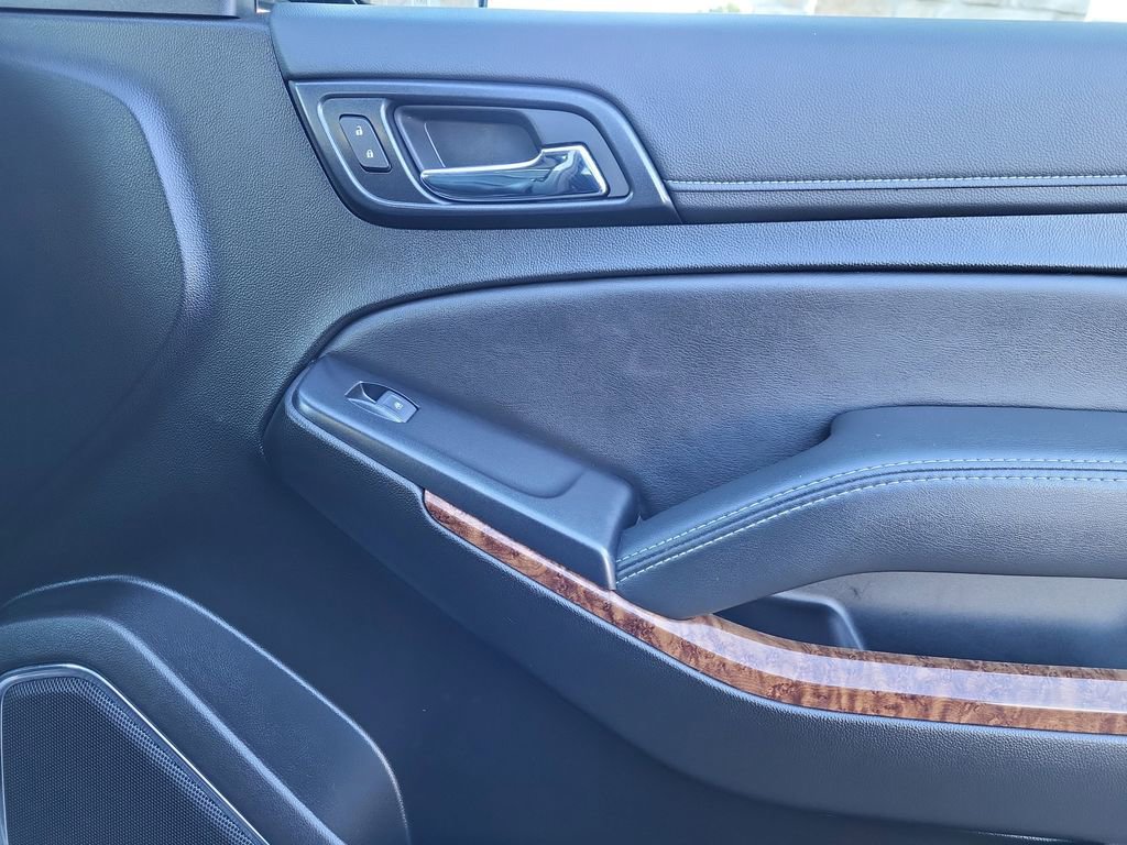 Used 2020 Chevrolet Suburban Premier w/ RST 6.2L Performance Edition image 18