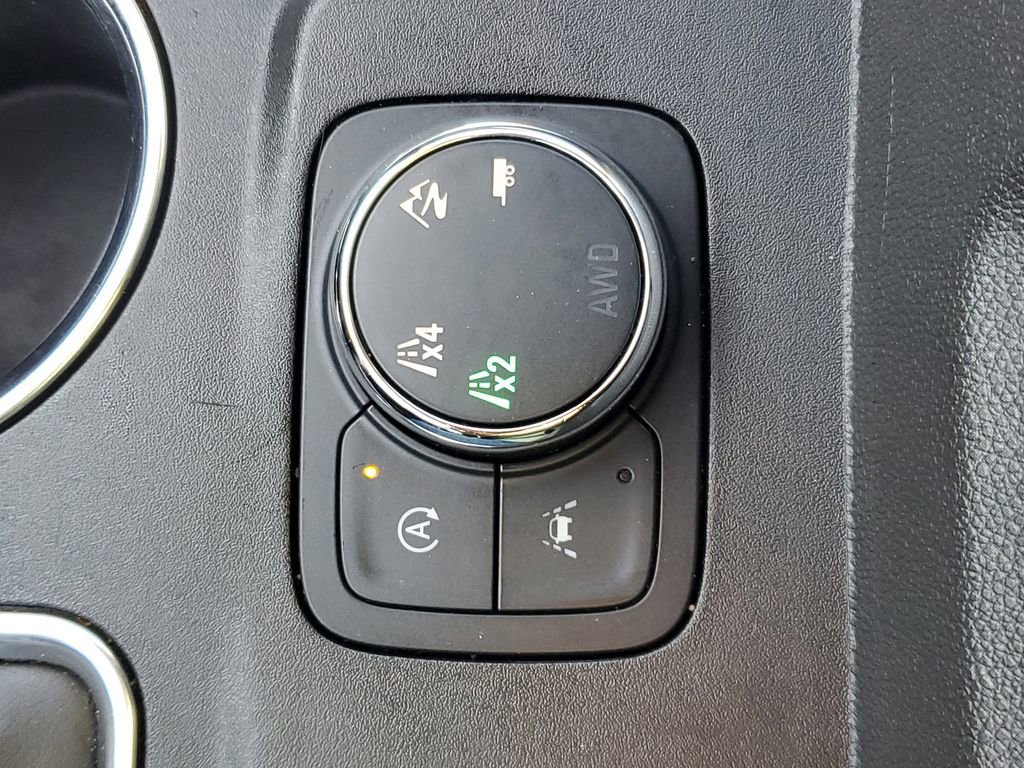 Used 2023 Chevrolet Traverse RS image 32