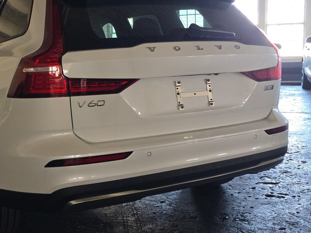 New 2026 Volvo V60 B5 Cross Country Plus AWD/4WD image 13