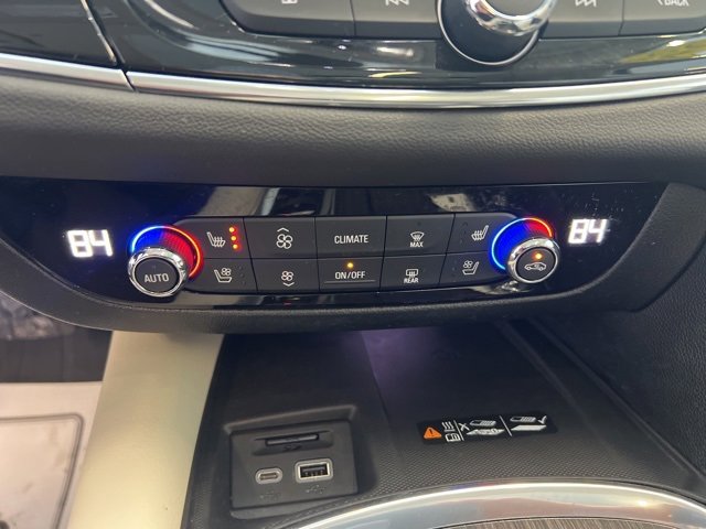 Used 2024 Buick Enclave Avenir w/ Avenir Technology Package image 32