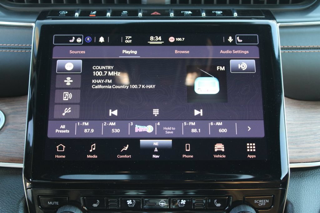 Used 2021 Jeep Grand Cherokee L Summit w/ Advanced Protech Group IV AWD/4WD image 29