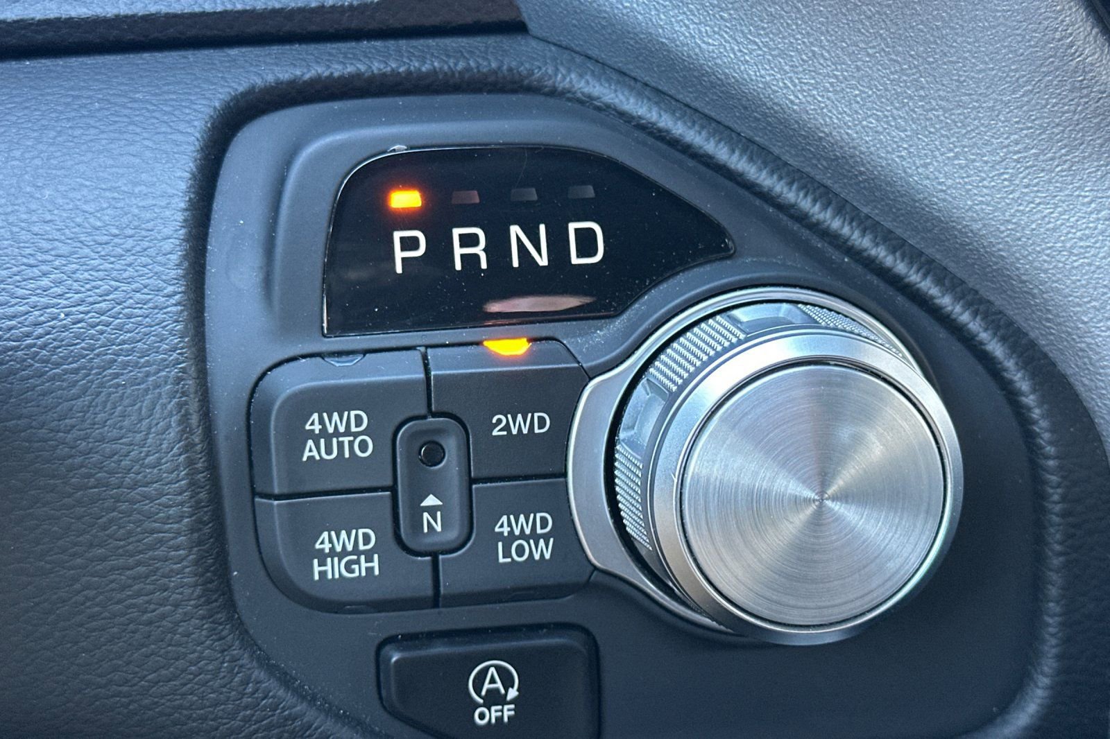 Used 2025 RAM 1500 Laramie AWD/4WD image 33