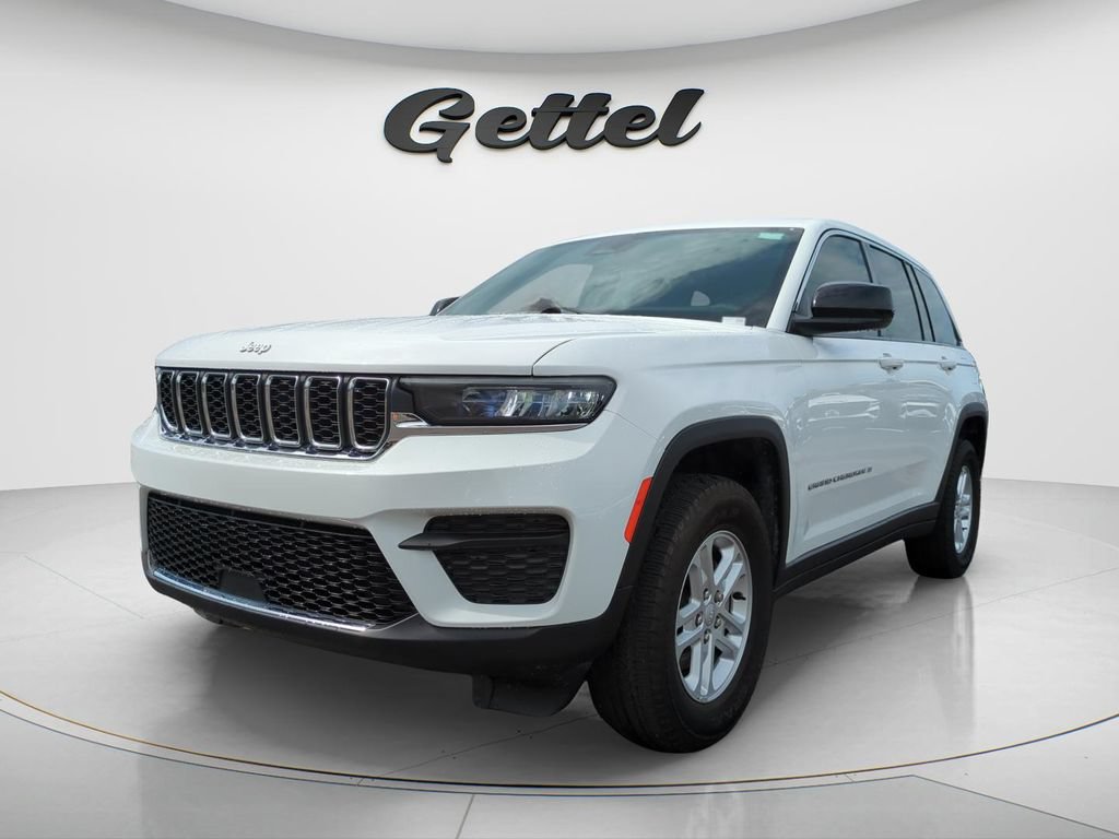 Used 2025 Jeep Grand Cherokee Laredo w/ Trailer Tow Package